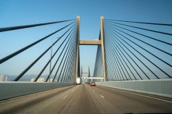 立即致電 Go²EASY 預約您的專屬跨境座駕。